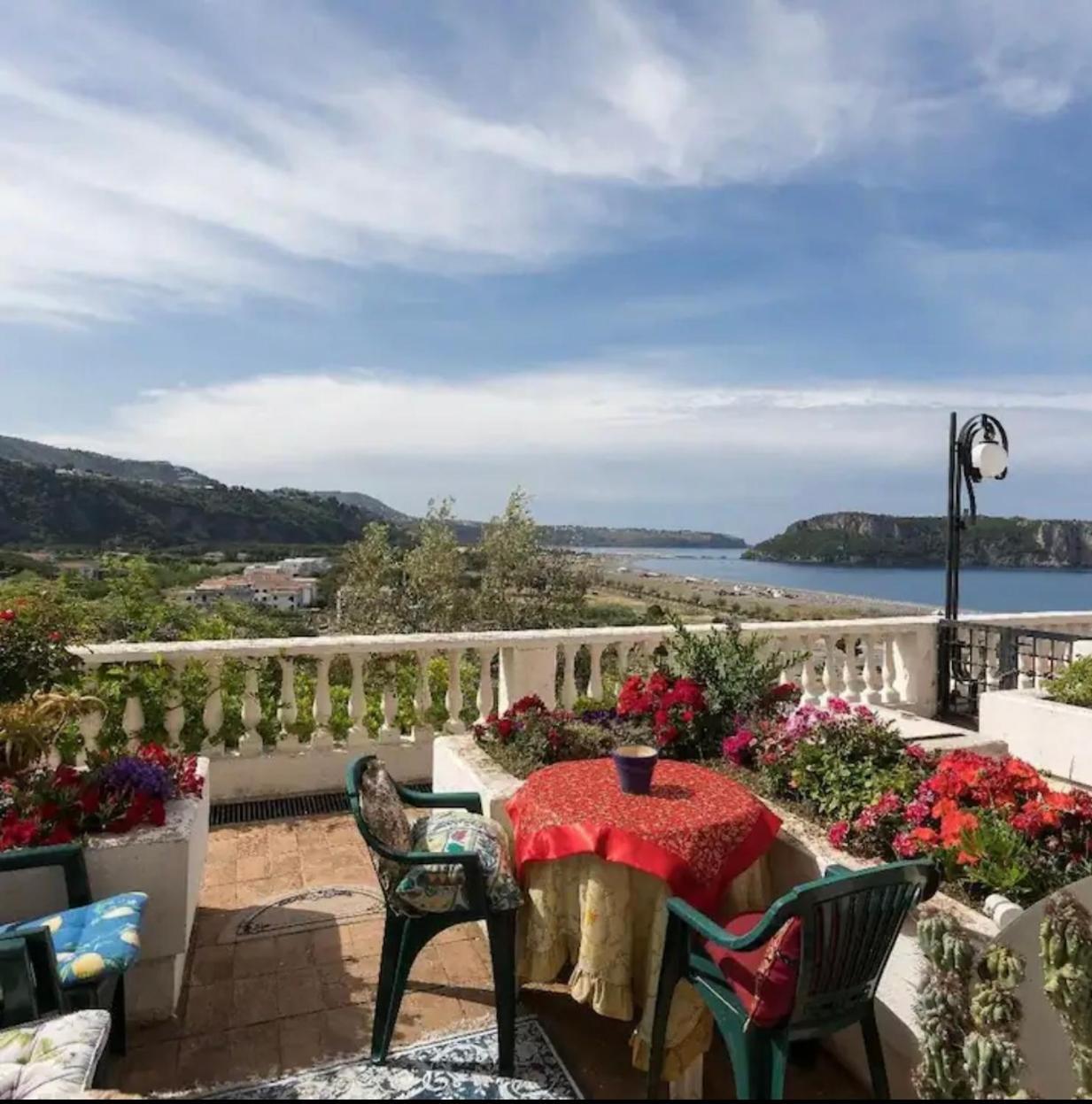 Appartamento Nel Fabbricato Denominato Il Castello Praia a Mare Eksteriør billede